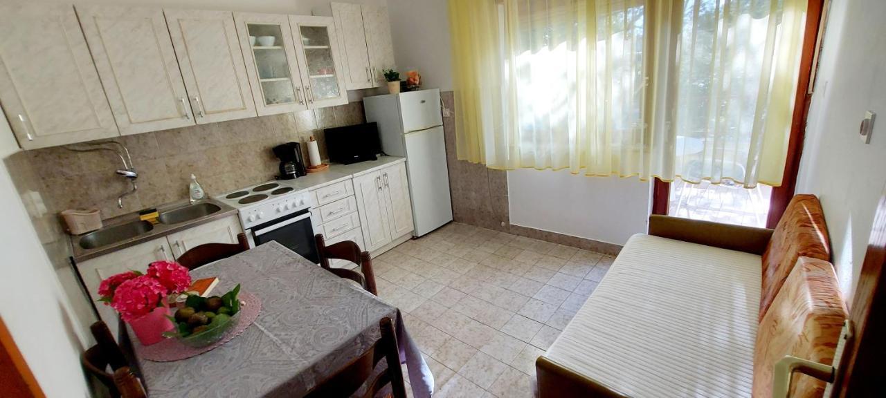 Apartment Luka Добринь Экстерьер фото